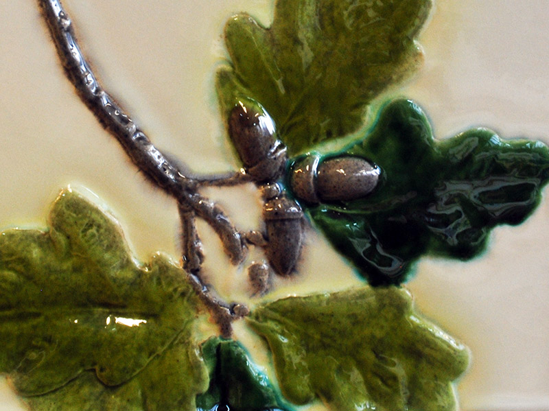 Tile with oak leaves